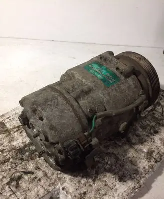 Volkswagen Golf IV Air conditioning (A/C) compressor (pump) 1J0820803A