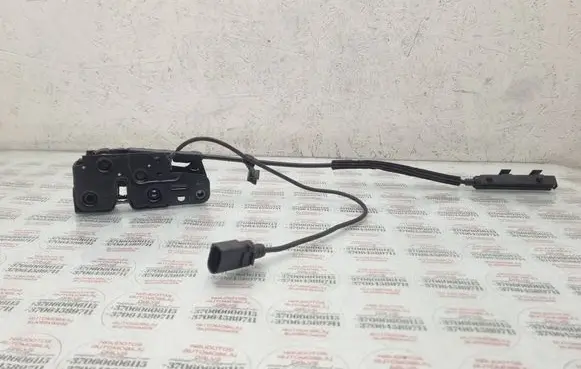 Audi A4 S4 B8 8K Engine bonnet/hood lock/catch 8K1823746