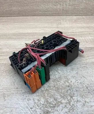Renault Scenic I Fuse module 7703497782 7703297988