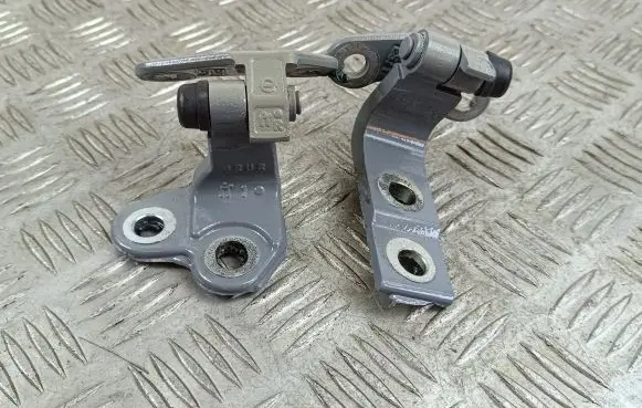 Nissan Qashqai J12 Rear door hinge set 