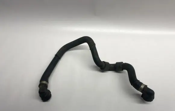 BMW 5 GT F07 Engine coolant pipe/hose 7598248 17127598248