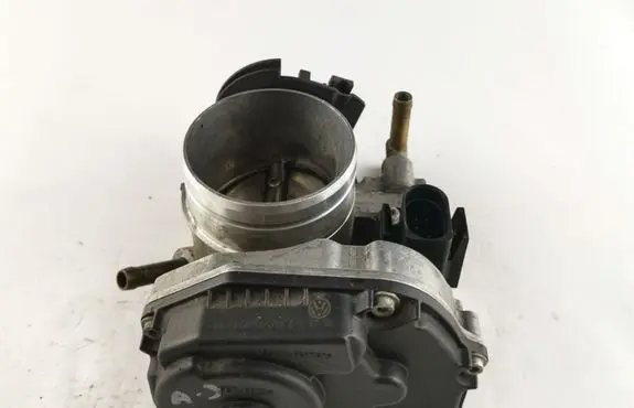 Audi A3 S3 8L Throttle valve 06A133064J