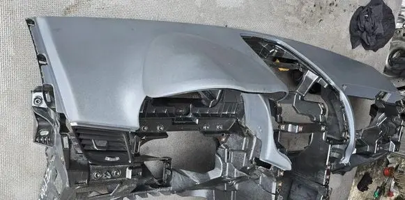 Opel Zafira C Dashboard brak