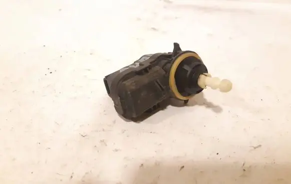 Toyota Auris 150 Headlight level adjustment motor 