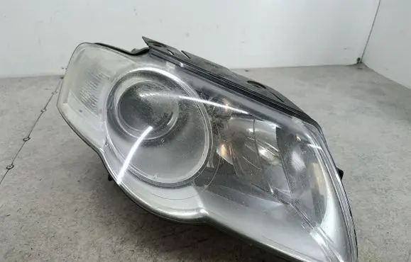 Volkswagen PASSAT B6 Headlight/headlamp 3C0941006Q
