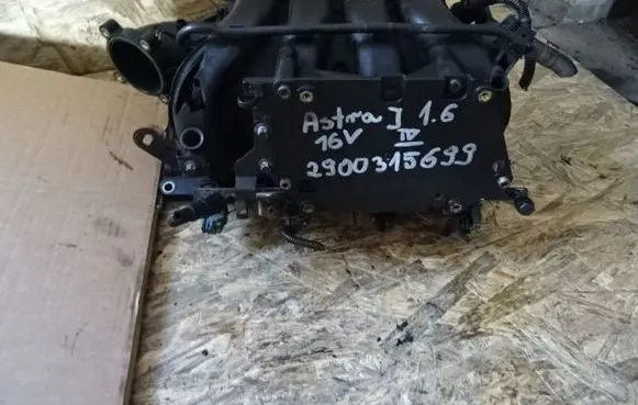Opel Astra J Intake manifold 2900315699