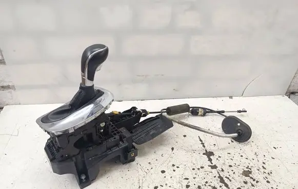 Opel Insignia A Gear shifter/selector 13316101 00023078 565537081