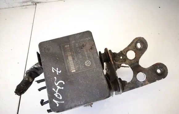 Volkswagen Golf V ABS Pump 1k0907379e