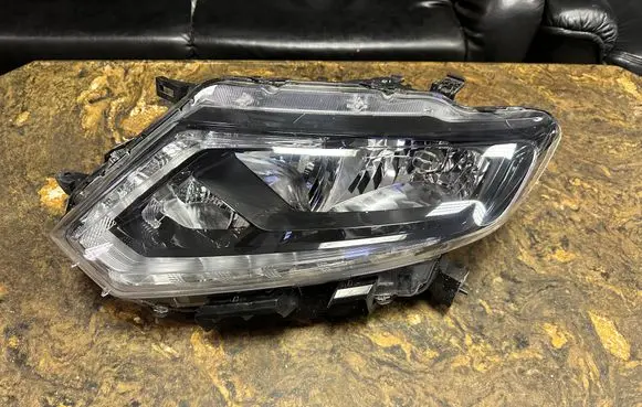 Nissan X-Trail T32 Headlight/headlamp 9922681017 10017939