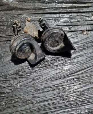 Volkswagen PASSAT B5.5 Horn signal 3b0951223e