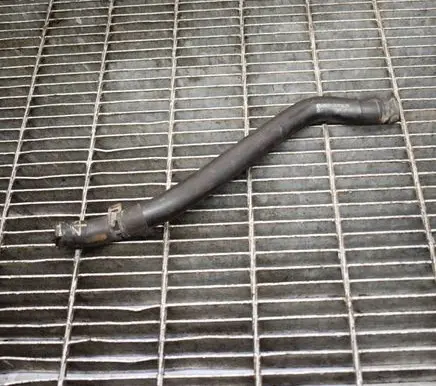 Volkswagen PASSAT B8 Engine coolant pipe/hose 5Q0122101SK