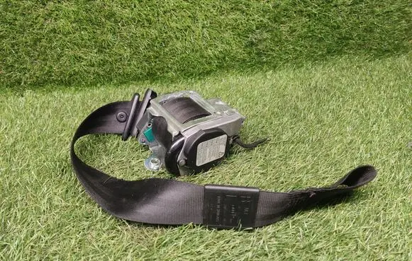 Audi A4 S4 B7 8E 8H Front seatbelt 8H0857705D 607477900