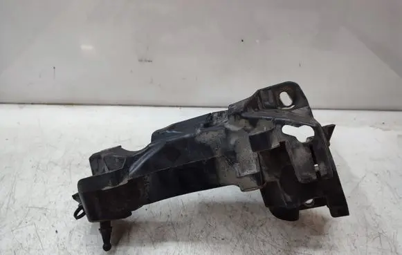 Other engine bay part