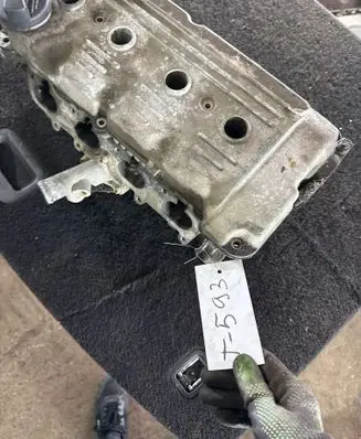 Volkswagen PASSAT B4 Engine head 051103373