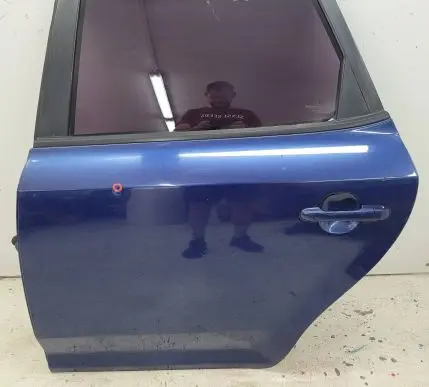 KIA Ceed Rear door