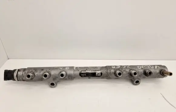 Volvo XC70 Fuel main line pipe 0445215023 005229L2 31259011