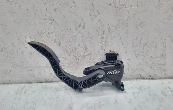 Audi A4 S4 B7 8E 8H Accelerator throttle pedal 8E1721523G