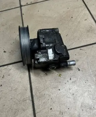 BMW 5 E60 E61 Power steering pump 678084804 7652974109N