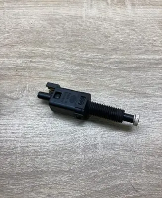 Audi 80 90 S2 B4 Brake pedal sensor switch 811907343B