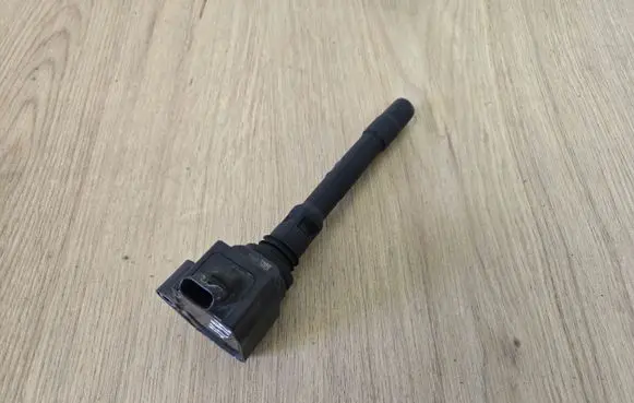 BMW X6M G06 F96 High voltage ignition coil 8692611