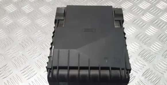 Volkswagen Golf VI Fuse box set 1K0937125D