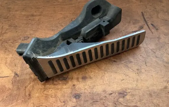 Volkswagen Golf Plus Accelerator throttle pedal 1K1721503R