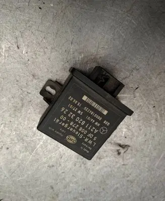 Mercedes-Benz E W211 Light module LCM A2118203226