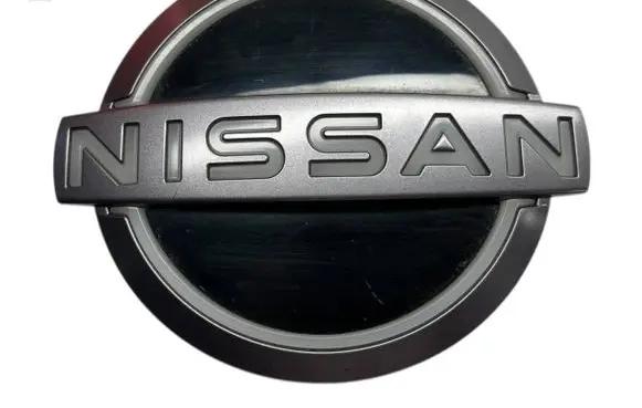 Nissan Leaf II (ZE1) Manufacturer badge logo/emblem 628905mp0c