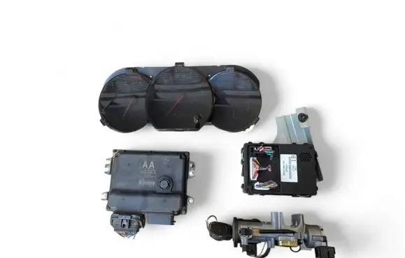 Suzuki Grand Vitara II Engine ECU kit and lock set 33920-64J0