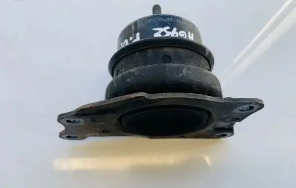 Volkswagen Fox Engine mount bracket 6q019262af 3618292