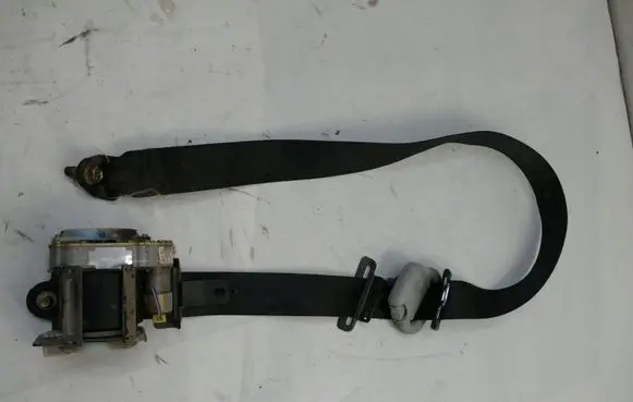 Mazda MPV II LW Front seatbelt