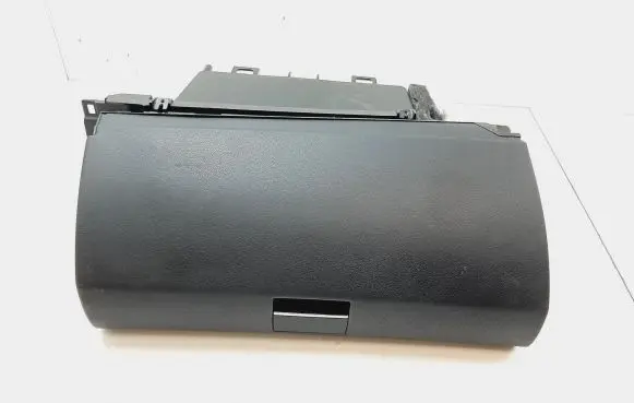 Glove box