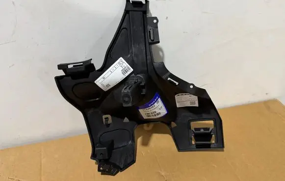 Volvo XC40 Front bumper mounting bracket 31449362