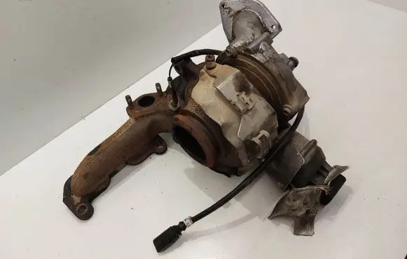 Volkswagen Caddy Turbo 03L253056T 54401017767A