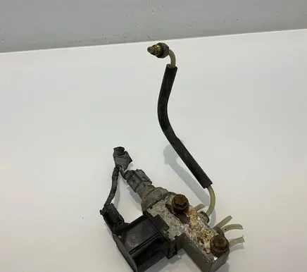 Mercedes-Benz E W211 Air suspension valve block A2113200158 2113200158