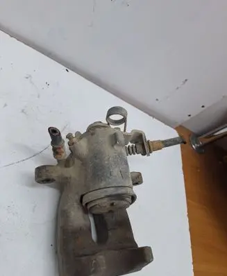 Opel Zafira B Rear brake cylinder 