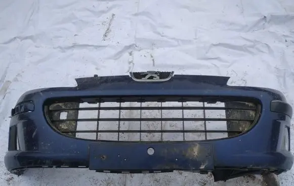 Peugeot 407 Front bumper melynas