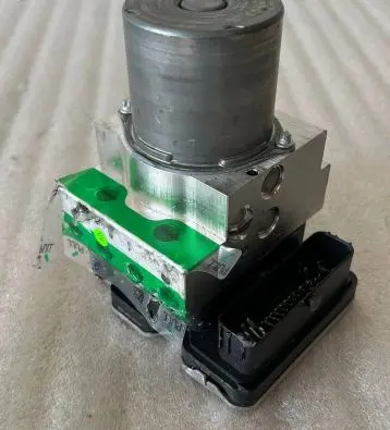 Volkswagen Touareg III ABS Pump 4M6614517BH