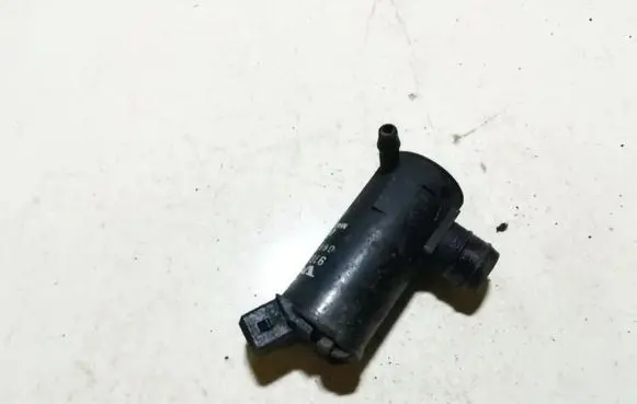 Volvo C70 Windscreen/windshield washer pump 9169611 060210-3950