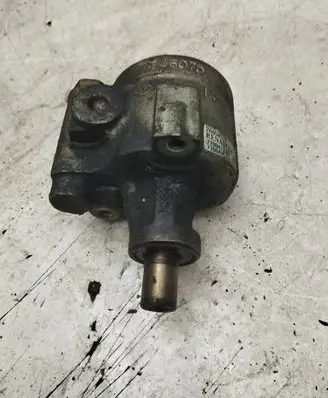 Renault Megane I Power steering pump 7700415198 26058572 7700417308