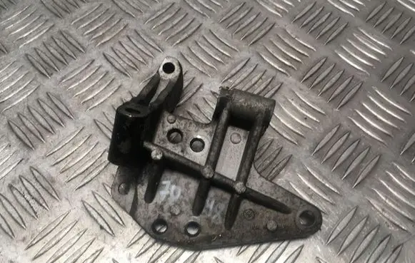 Peugeot 207 Engine mounting bracket 25363224