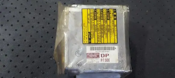 Toyota Camry Airbag control unit/module 8917033150 89170-33150