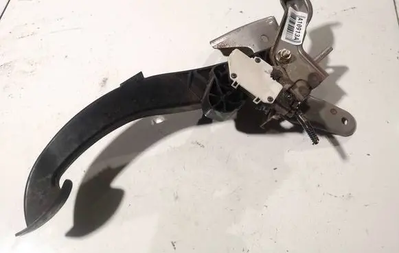 Renault Scenic II - Grand scenic II Clutch pedal 