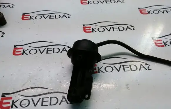 Mazda 6 Vacuum valve 042796