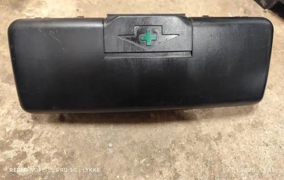 BMW 5 E39 First aid kit 52108176553 8176553