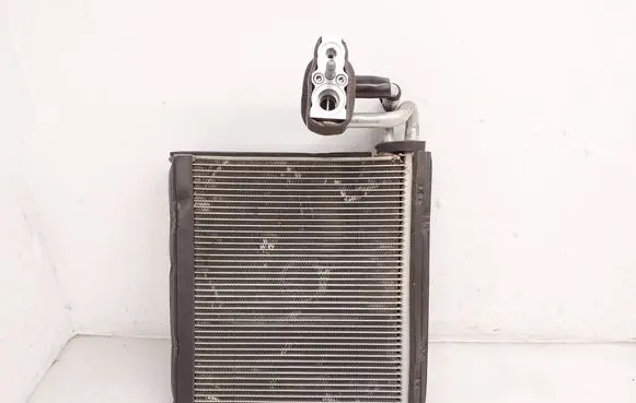 Ford Mustang Mach-E Air conditioning (A/C) radiator (interior) SAEJ2842 R1234YF 0225EGV1