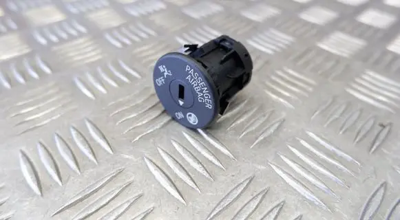 BMW 5 G30 G31 G38 Passenger airbag on/off switch 9326501