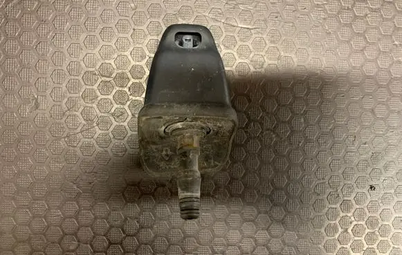 Honda CR-V Windshield washer spray nozzle 30257