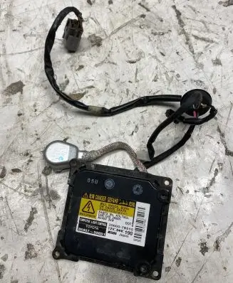 Toyota Prius (XW30) Headlight ballast module Xenon 3900078515 8596733031