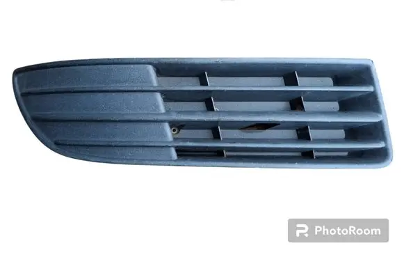 Volkswagen Polo IV 9N3 Front bumper lower grill 6Q0853666E